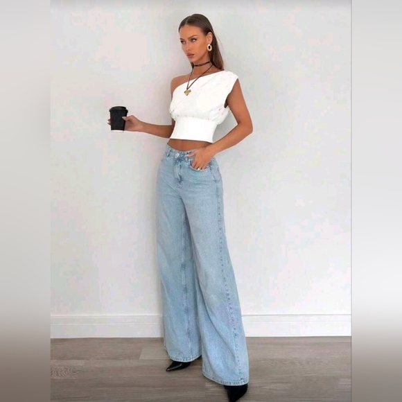 Siren Gaze Women's Casual Elegant Asymmetric Ruched Cropped Top - Picture 7 of 7